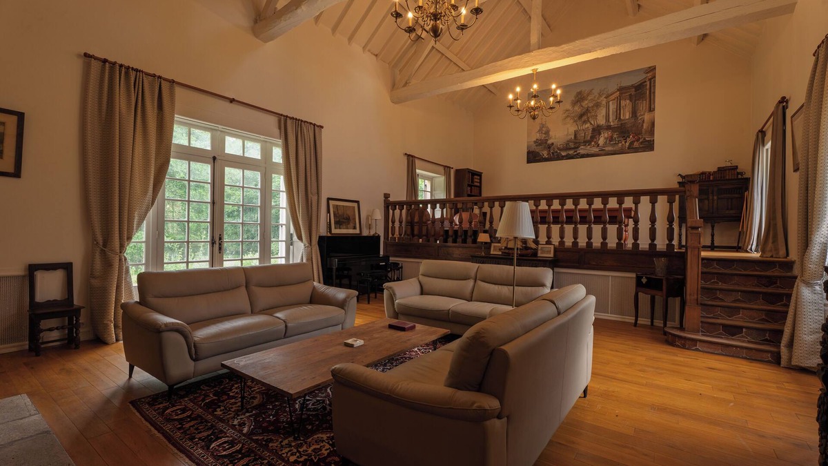 Cloyes-les-Trois-Rivieres House | Large, secluded house on the waterfront