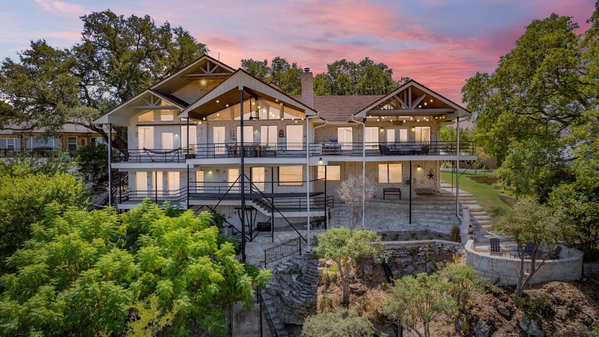 Spicewood House | Large Group Fave - Huge Patios, BBQ Grill, Views