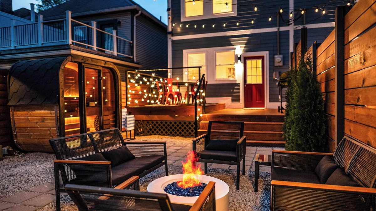 Near Eastside House | Large Group Stay |Cinema |Sauna |Hot tub |Games| BBQ