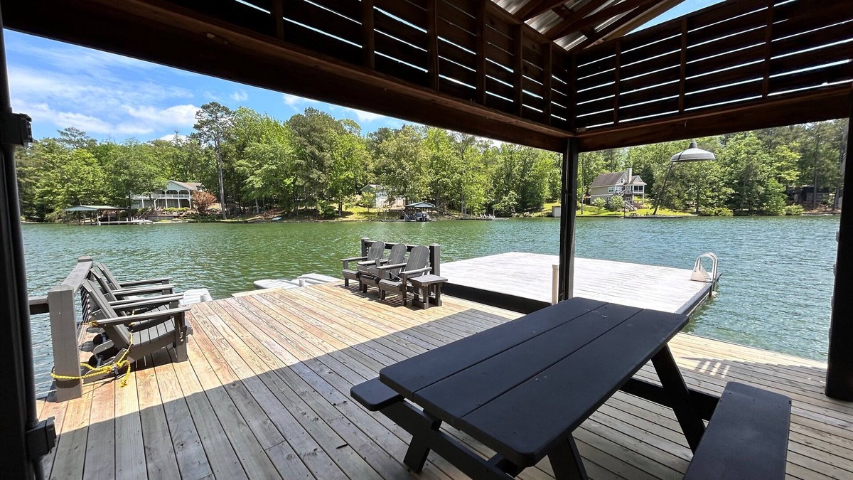 Little Kowaliga House | Large Group Vacationers Dream, 45 mins to Auburn.