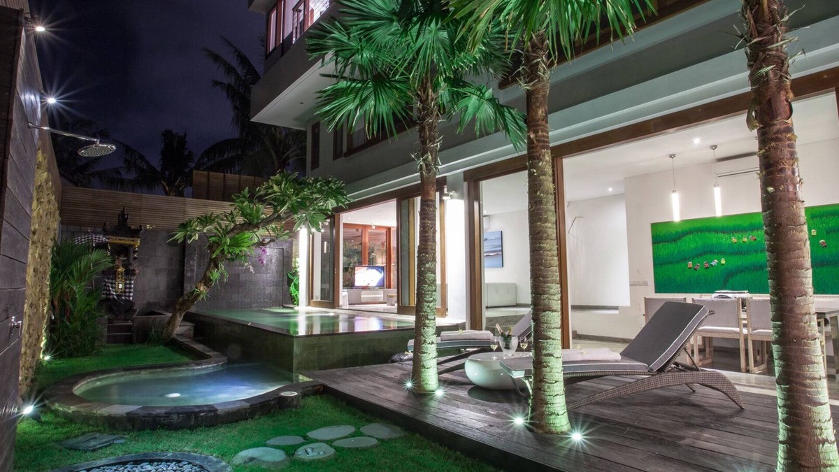 Drupadi Villa | Large Group Villa Center, Seminyak