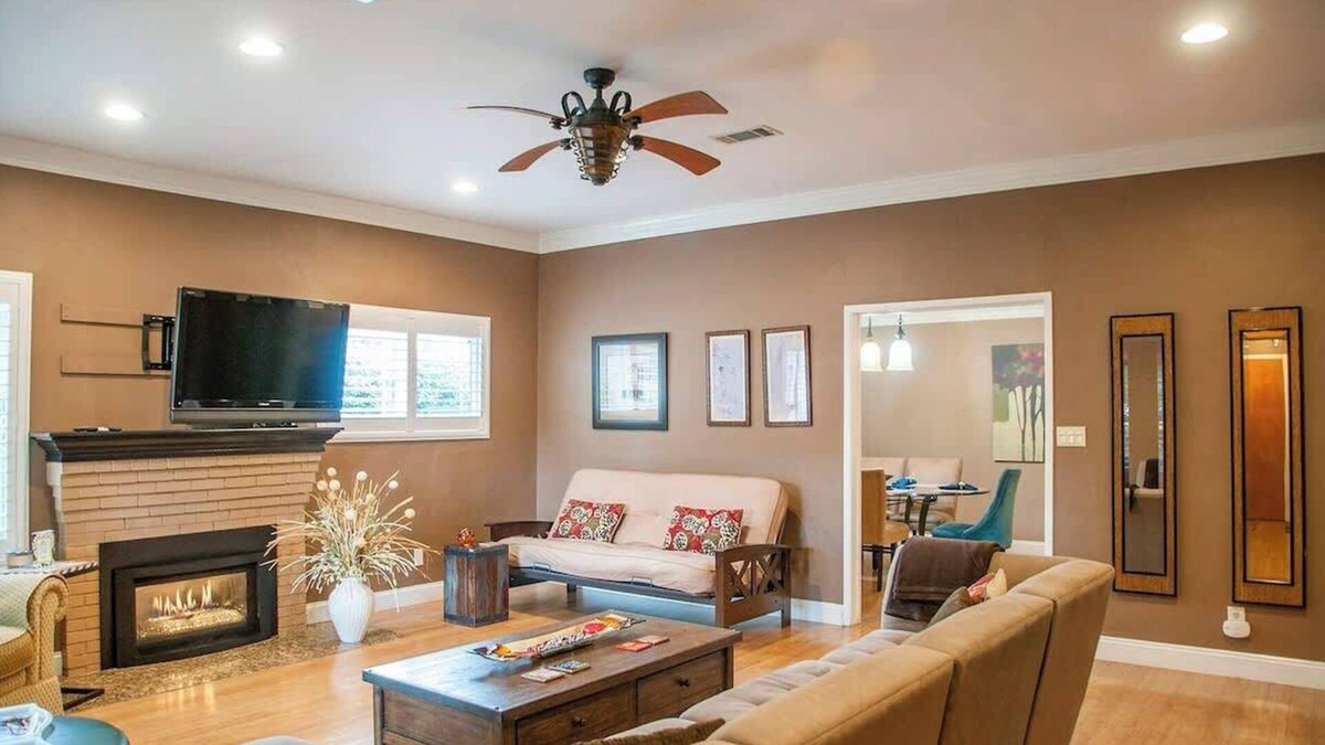 Visalia House | Large Groups-Seq Parks Coast Wineries Skiing