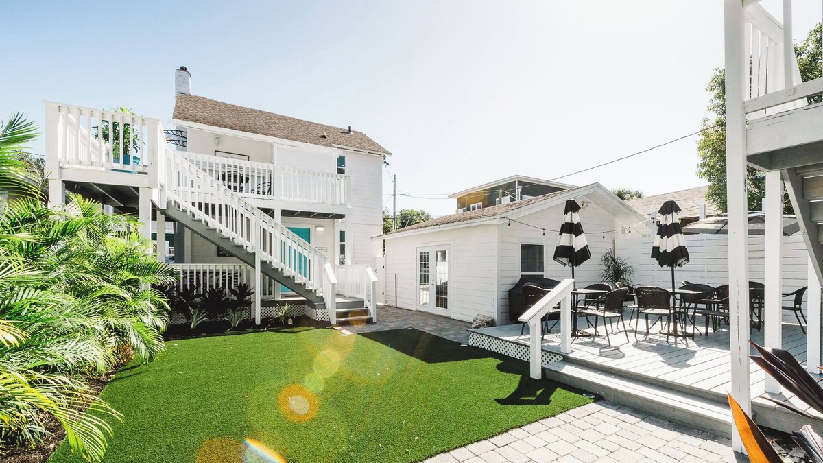 Historic Uptown House | Large Historic Downtown Bungalow- 5BR!