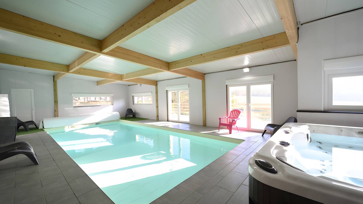Signy-lAbbaye House | Large Holiday Home for 15 People in the Heart of the Forest