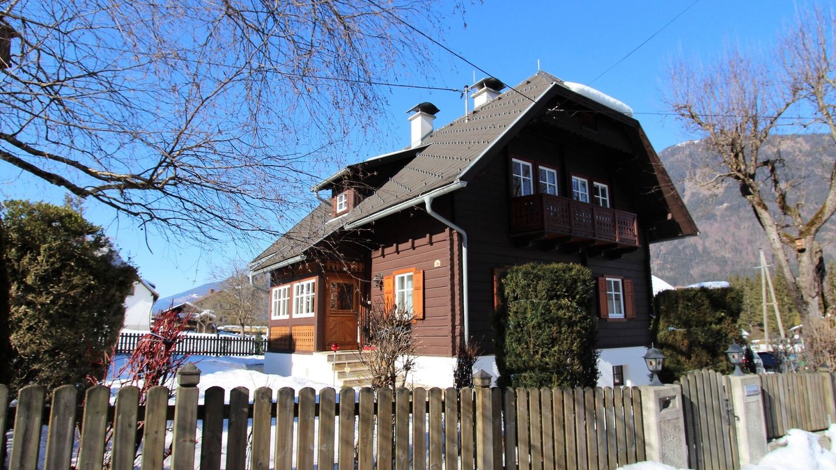 Fellbach House | Large holiday home with sauna and garden