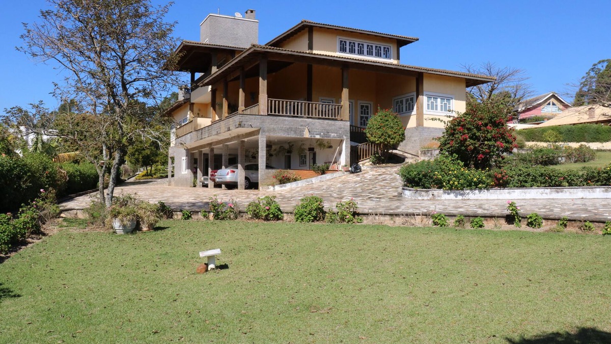 Mairinque House | Large home in gated community for family reunion, friends or season