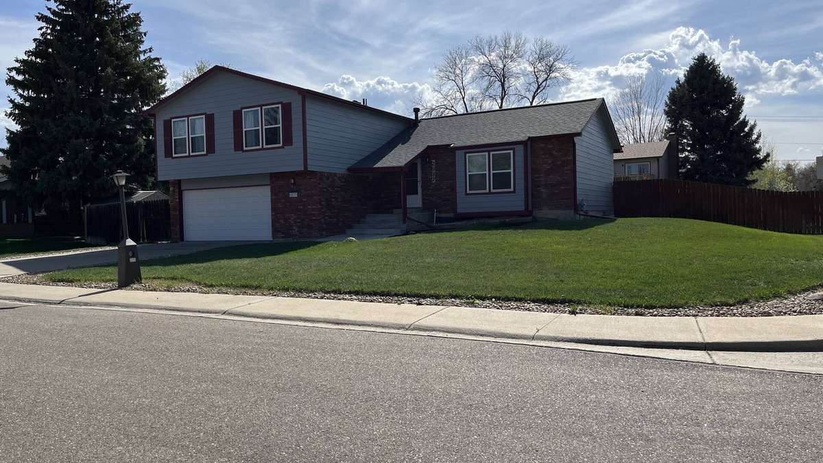 Longmont House | Large Home near Lake- winter mid term rental available