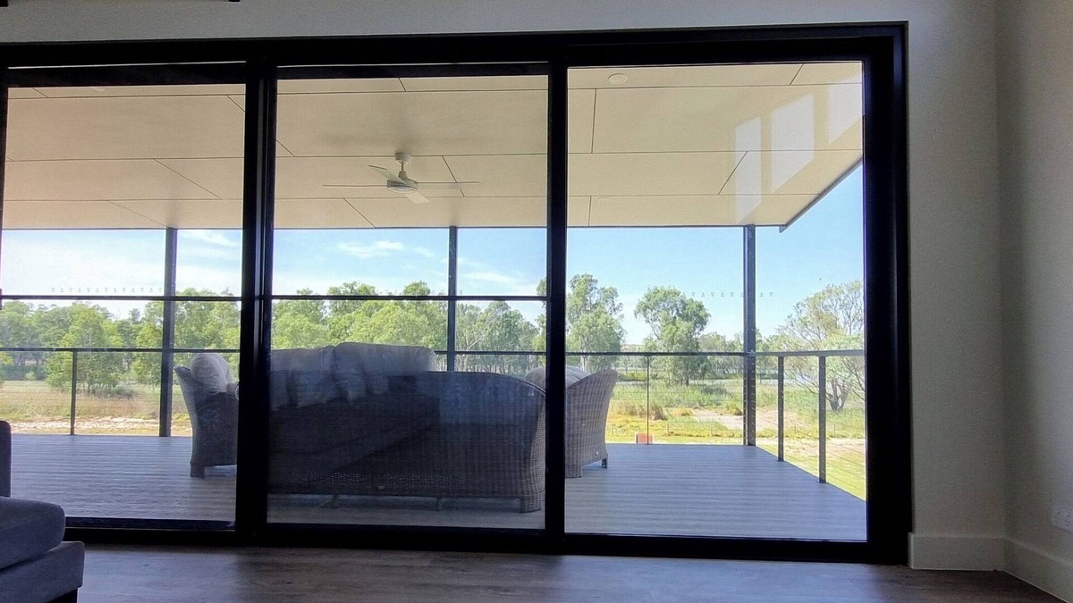Walker Flat House | Large home on the water with boat ramp and jetty