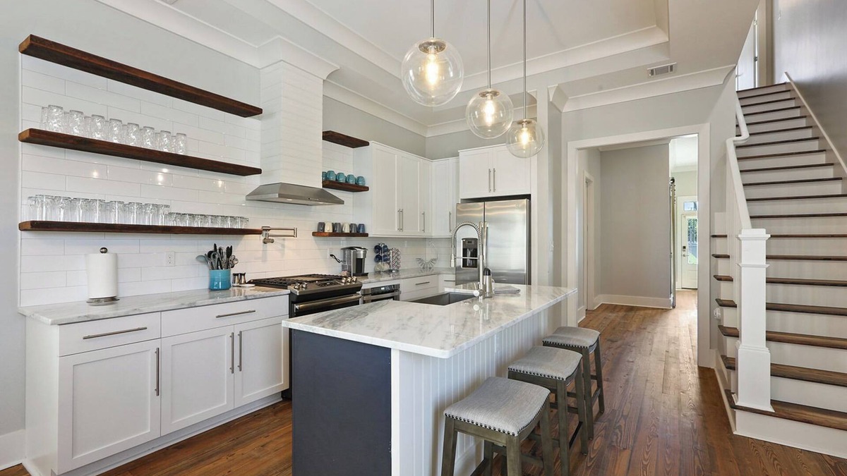 Faubourg Lafayette House | Large Home w/Outdoor Space, Walk to Streetcar!