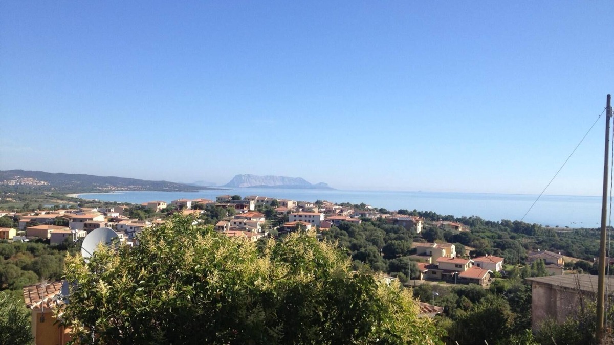 Tanaunella House | LARGE HOUSE BREATHTAKING VIEW 1 KM FROM THE SEA