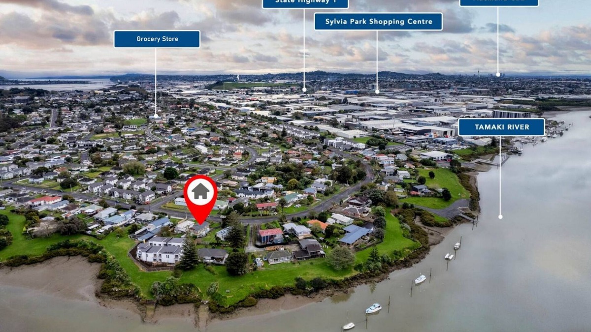 Otahuhu House | Large House. Convenient Location.