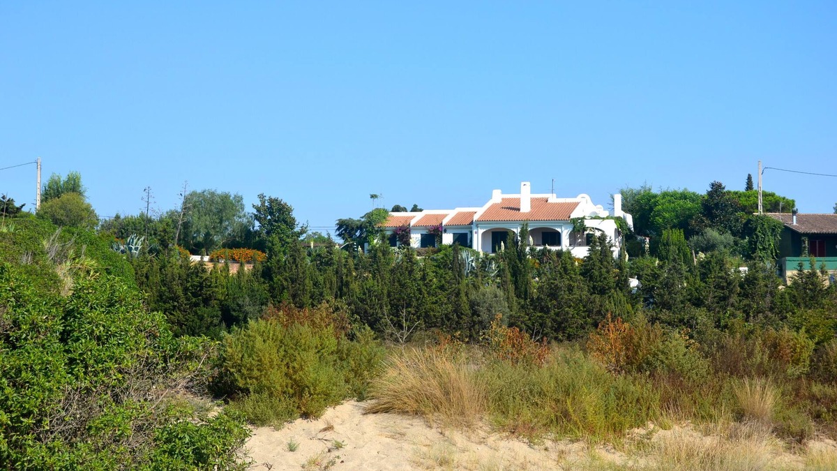 Miami Platja Villa | Large house with swimingpool, magnificient sea view, in front the beach. WIFI
