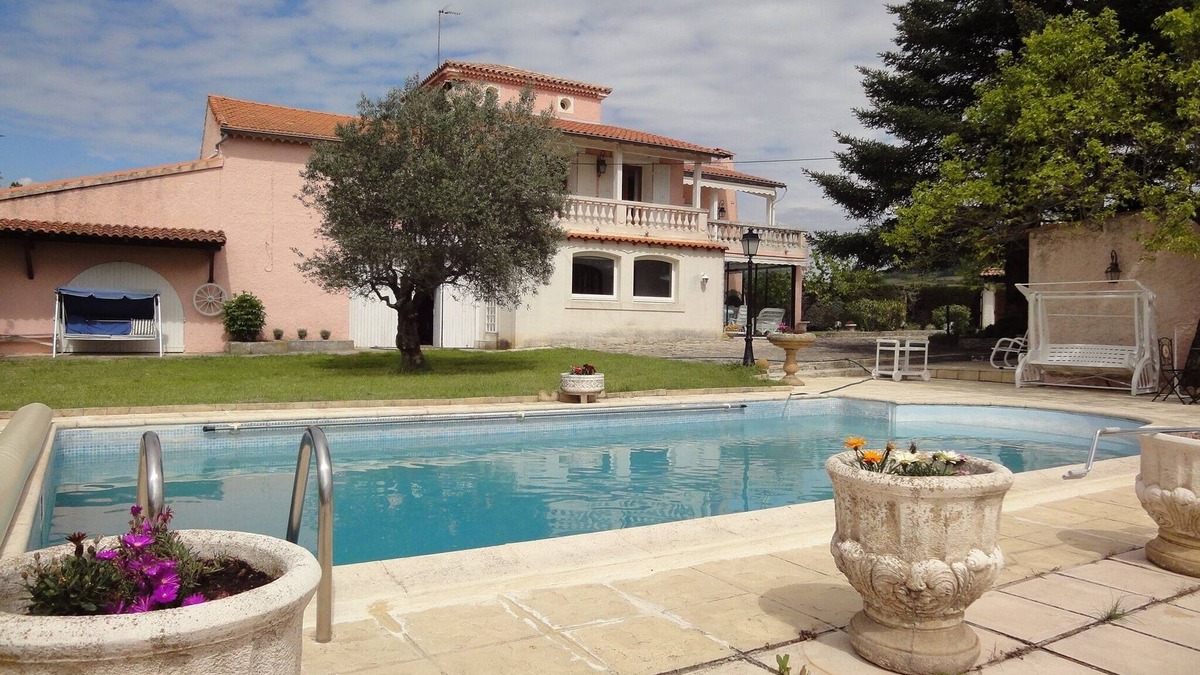 Valreas House | Large house for 2 to 8 people with private pool