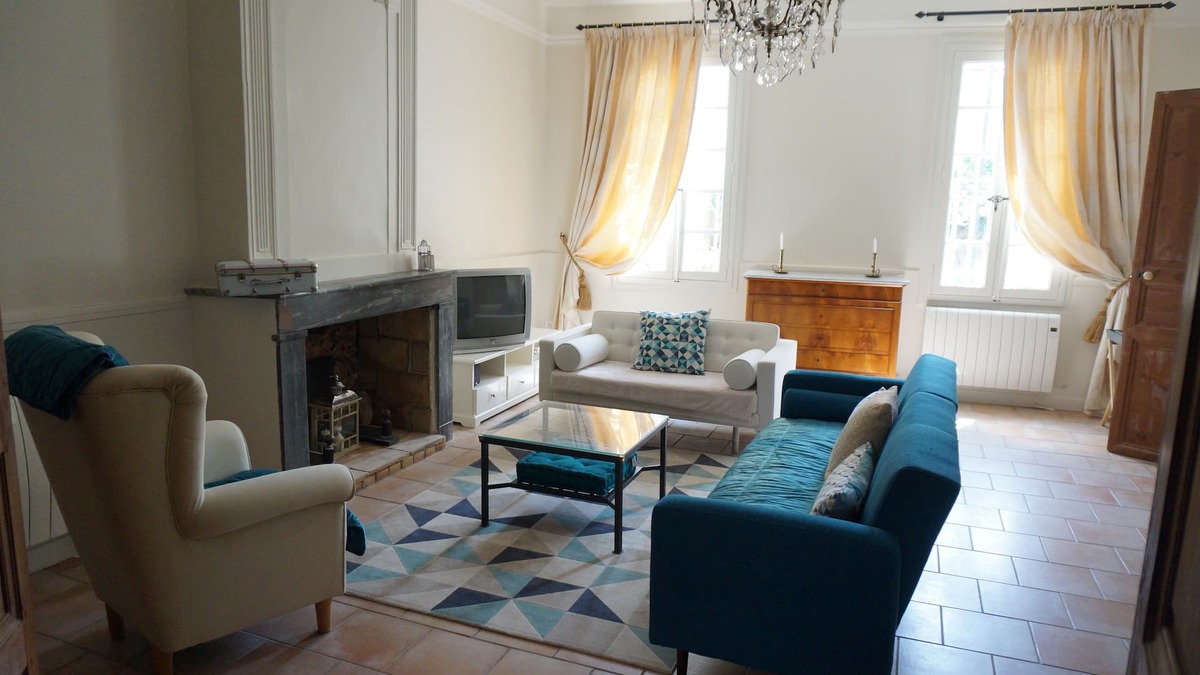 Adissan House | Large house for families or friends near Pézénas