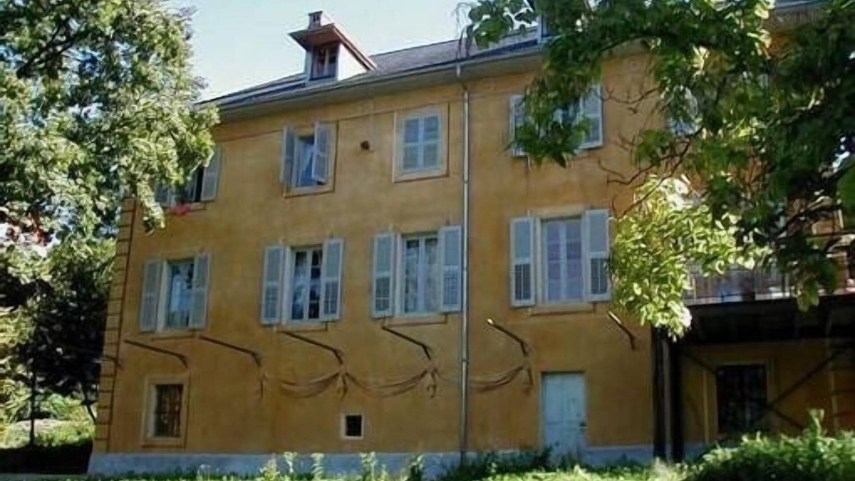 Chambery House | Large house from Savoy in a magnificent park between lake and mountains