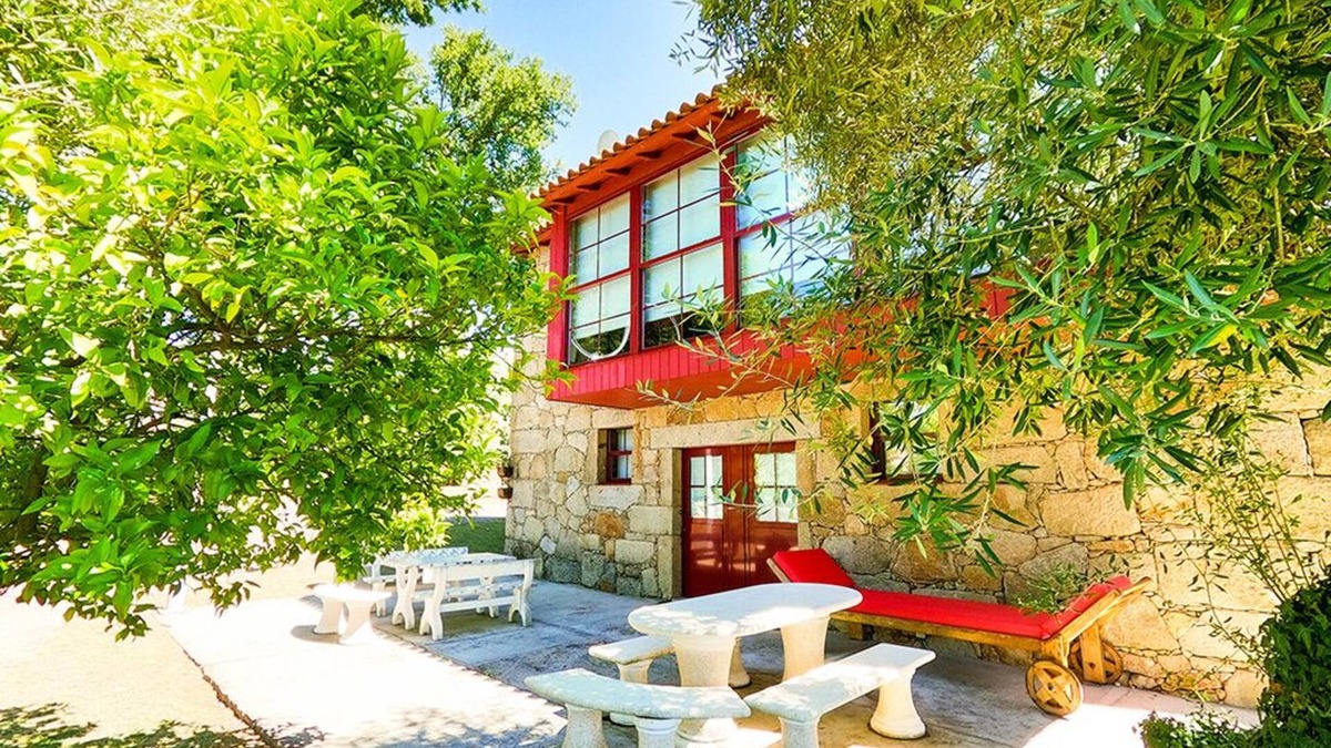 Santa Luzia House | Large House in Amares | Groups Families Stays