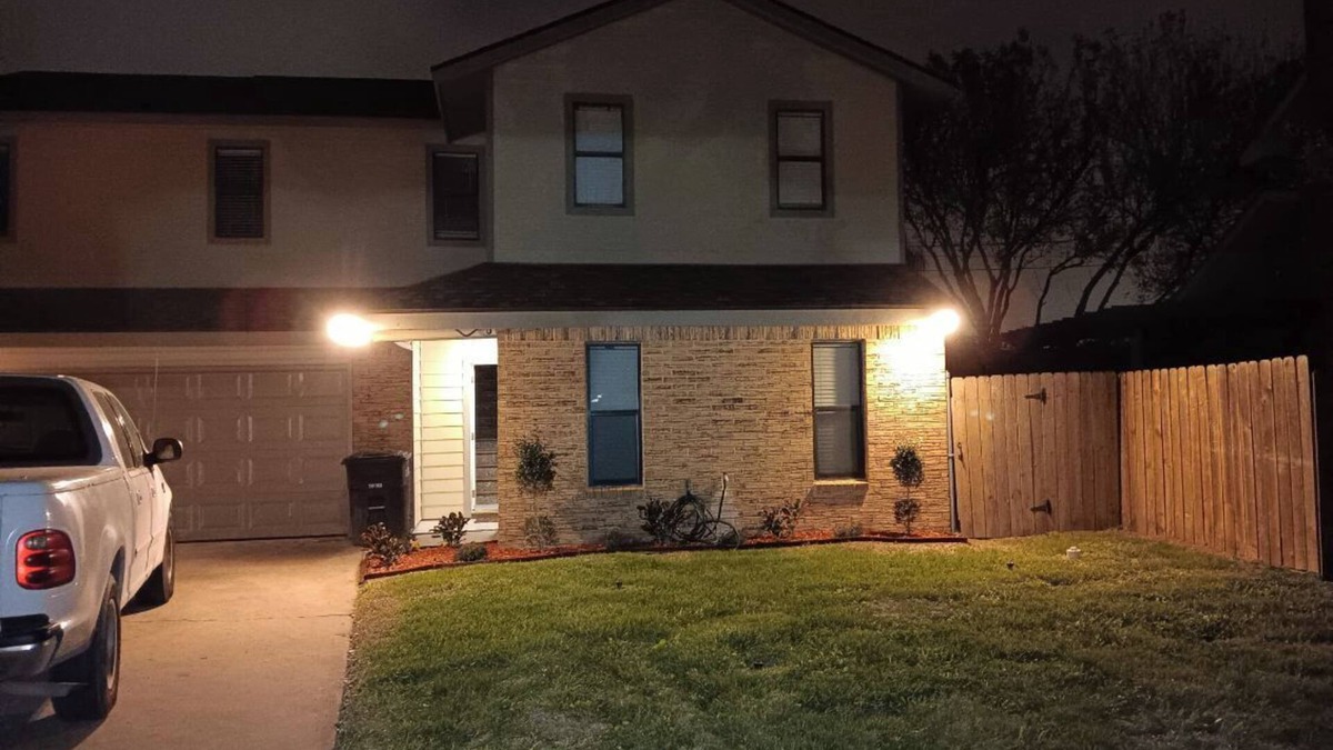 McAllen House | Large House in Peaceful McAllen. Large Pool, 10th/Trenton. Perfect Location