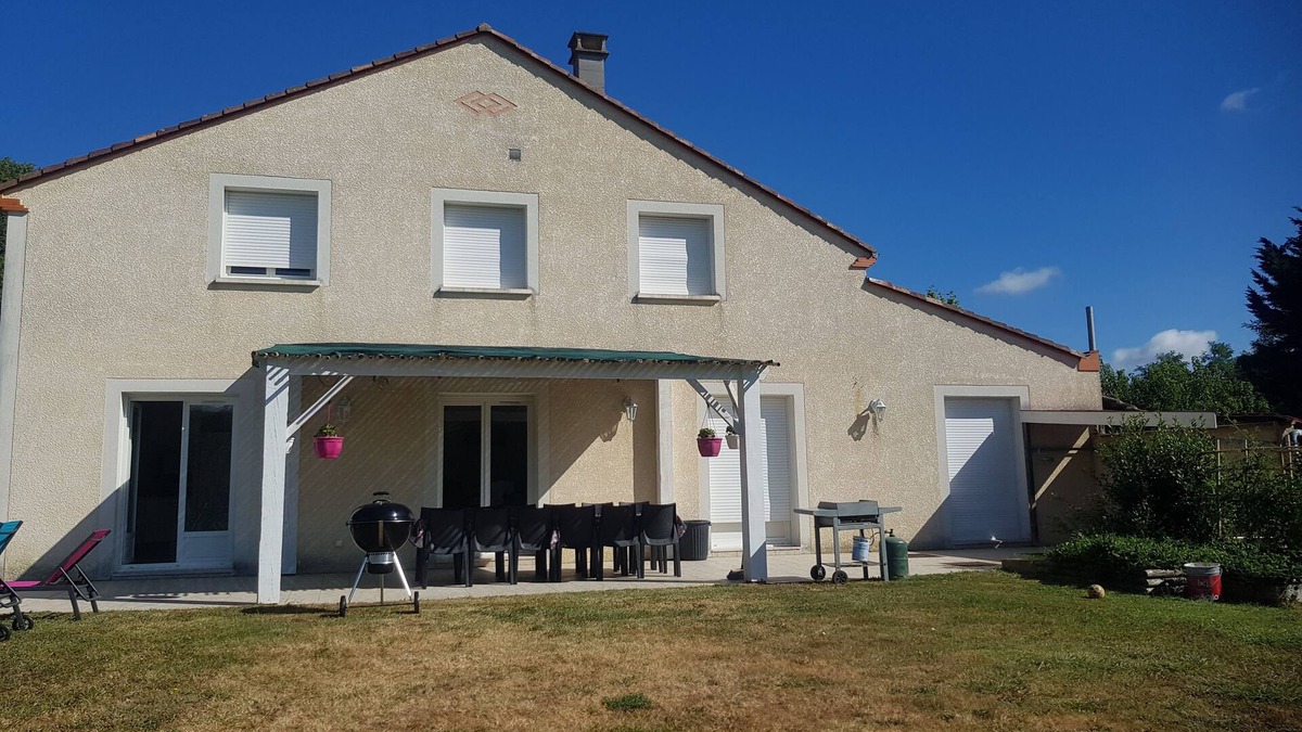 Layrac House | Large house on the gascony hillsides in layrac