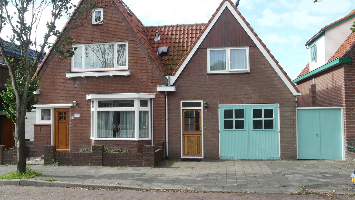 Egmond aan Zee House | Large house with 6 bedrooms (12 pers.), Garden and near the sea and. Beach