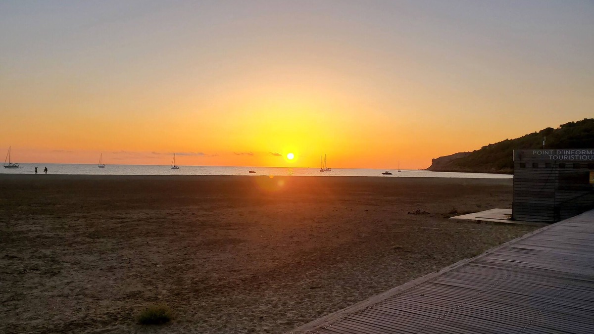La Franqui-Plage House | Large house with stunning views, 10-minute walk to beach and shops. Garage 2P