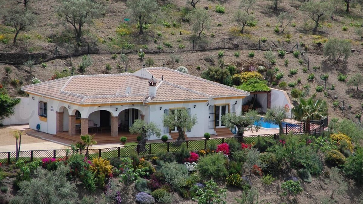 Competa Villa | Large in a secluded location with private pool and stunning views