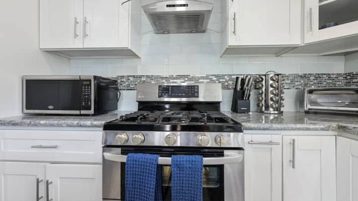 Sorrento Valley House | Large Inviting Home Near La Jolla and Del Mar
