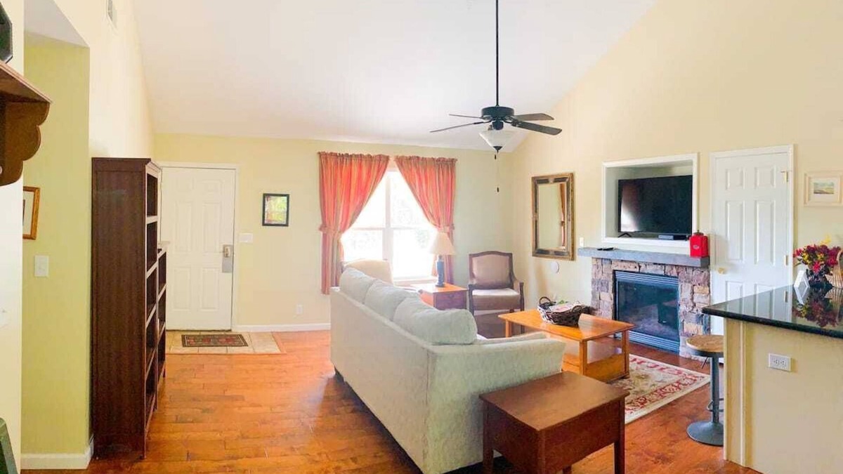 Taylorsville House | Large Lovely Lakehouse. Cottage 77