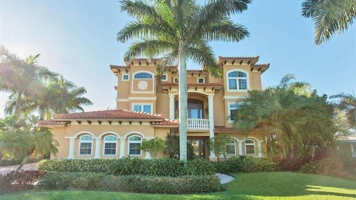 Indian Rocks Beach House | Large Mediterranean Oasis - Water Views & Pool -KING BEDS