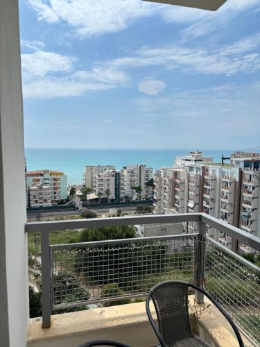 Shkembi i Kavajes Apartment | Large Modern Apartment with Balcony & Sea View