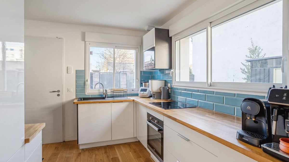 Bagnolet House | Large modern new house in Bagnolet - Welkeys