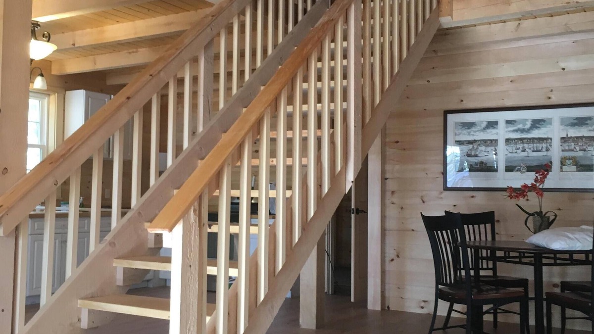 Belgrade Cabin | Large New Lakeside Cottage Central Air