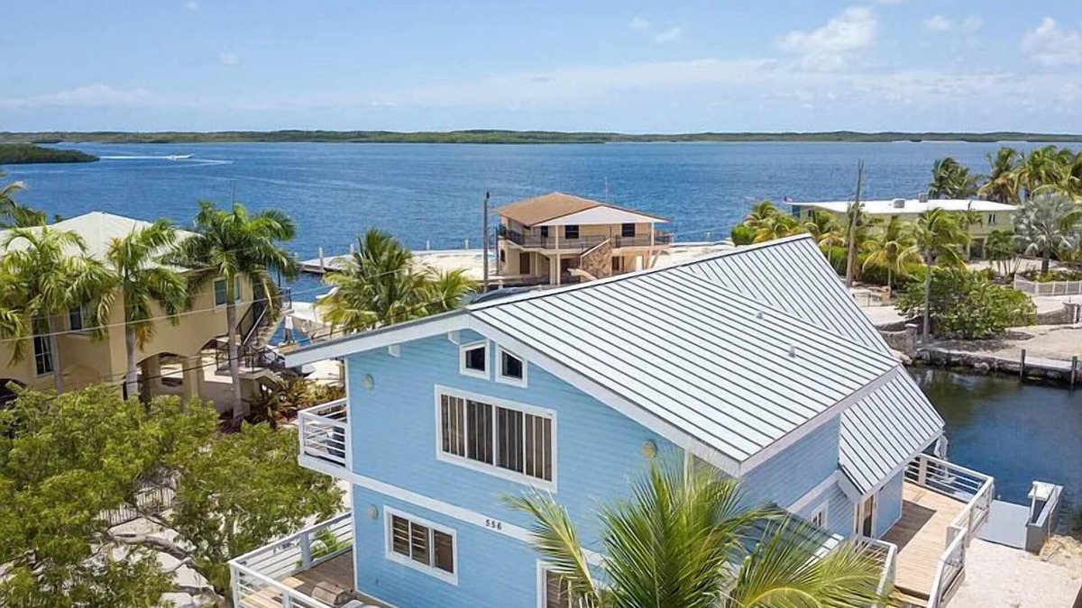 Key Largo House | Large Ocean Front, Loft House with 3 beds, 2 baths in Key Largo with Boat Dock