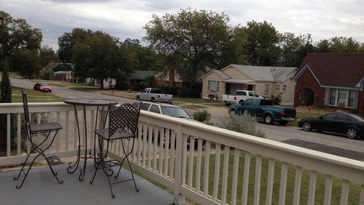 Fort Worth Cultural District House | Large Pet Friendly House Walking Distance To Will Rodgers Stadium/Arena