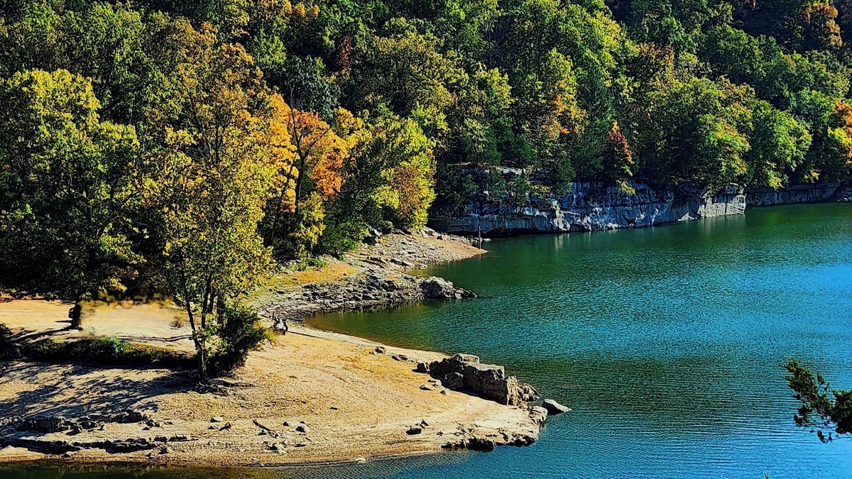 Eureka Springs House | Large, private, cliffside house with panoramic Beaver Lake view and hottub