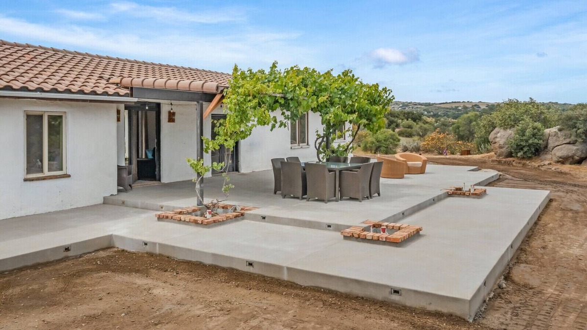 Campo House | Large private home, mountain and lake views.