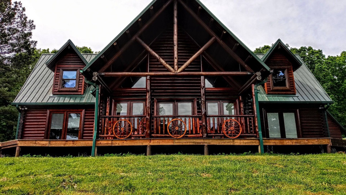 Lawrence County Cabin | Large Private Luxury Log Cabin w/ jacuzzi, game room, private lake on 100 acres