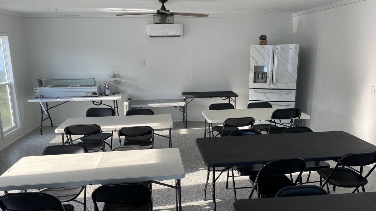 Bayshore Gardens House | Large Private Property Units 1 with Event Room