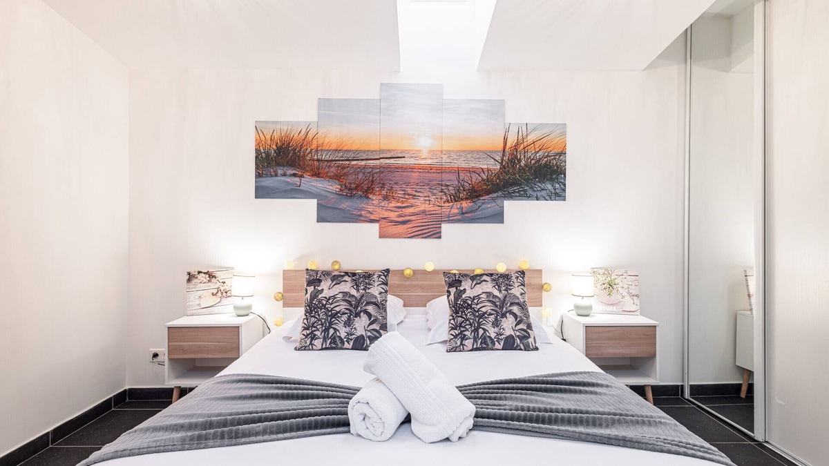 Nice Apartment | Large & Quiet 1 Bdr at Nice Port