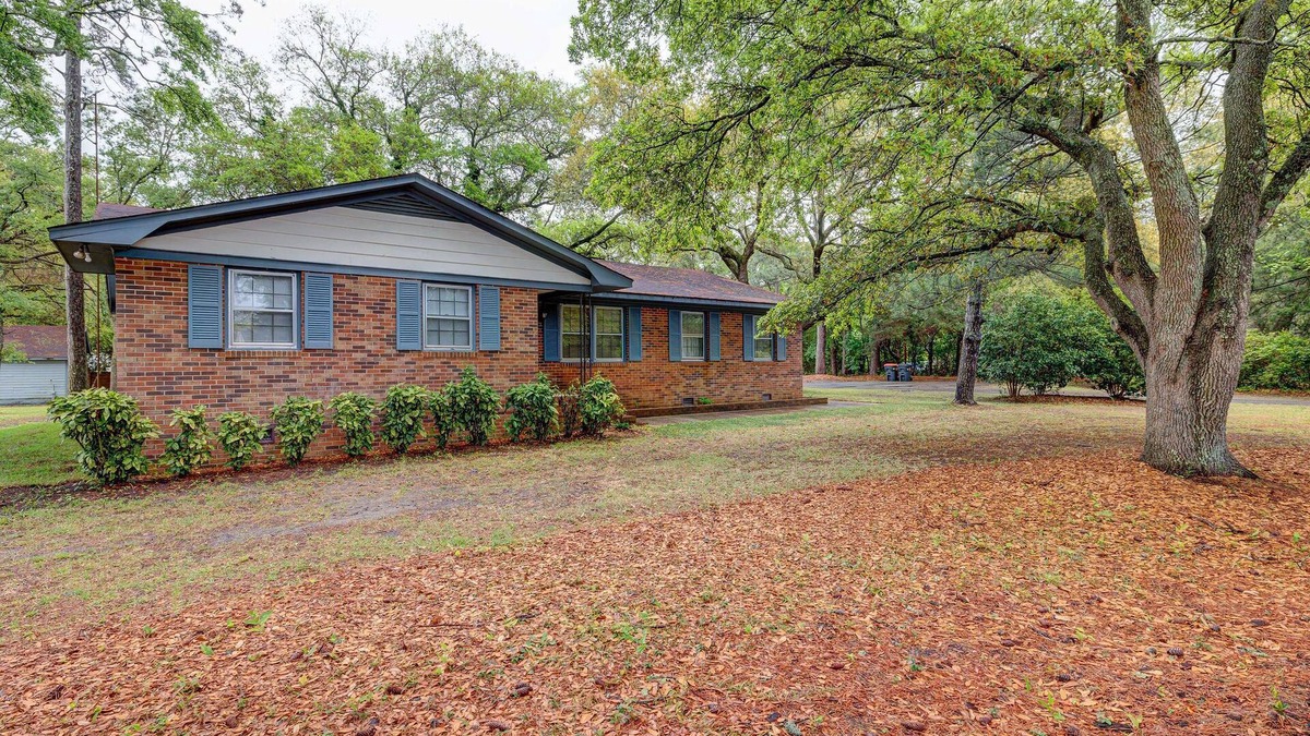 Myrtle Grove House | Large Ranch house in Wilmington