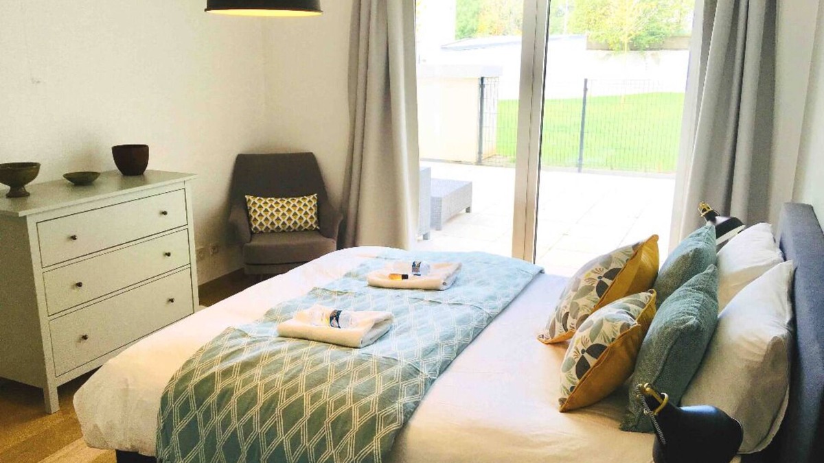 Gare Apartment | Large Retro Chic Flat 100m2 in City Center - Parking