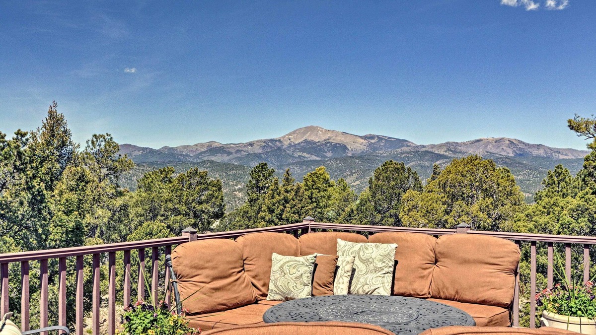 Ruidoso House | Large Ruidoso Home w/Stunning Views & Hot Tub!