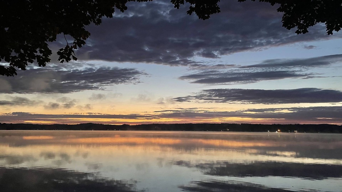 Saratoga Springs House | Large Saratoga Lake House, close to all amenities , privacy of lake living.