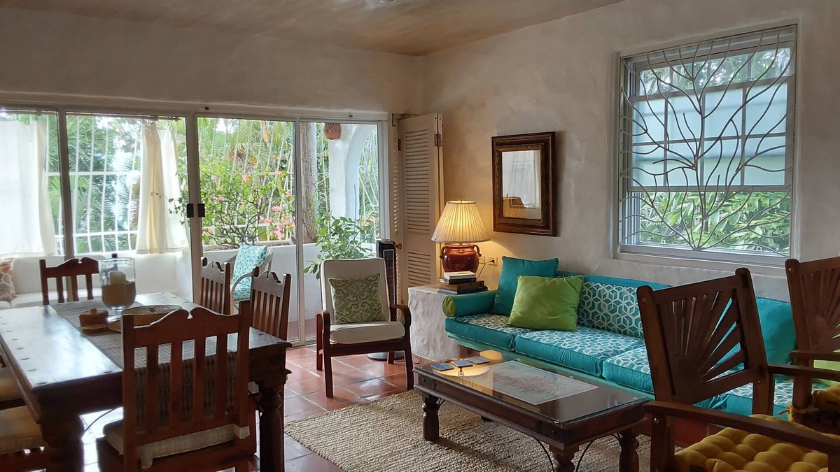 Mullins Apartment | Large Secure 2 Bedroom Apartment with large pool steps to Mullins Beach