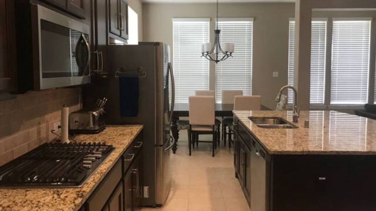 Clear Lake City House | Large Spacious 2 bed / 3 bath House w/ Media Room.