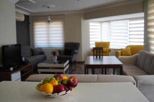 Cinarcik Apartment | Large Spacious Apartment