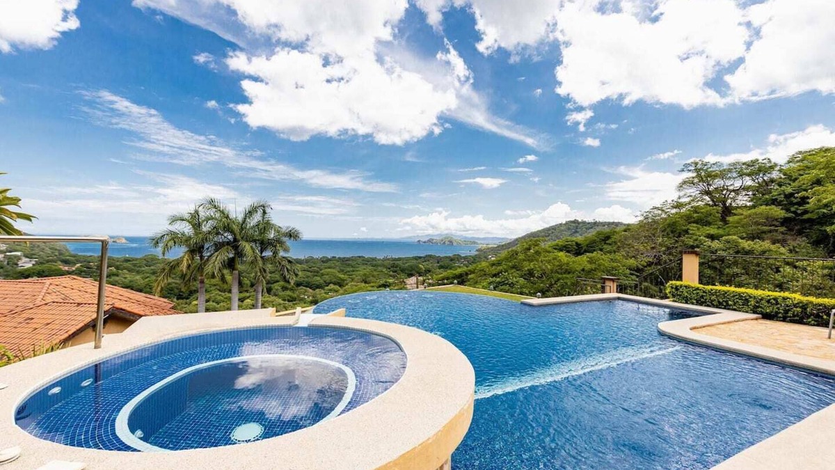 Playa Hermosa House | Large, spacious home for family gatherings. The stunning infinity edge pool overlooks the breathtaking sites of the Bay of Papagayo.