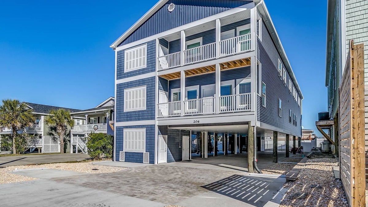 North Myrtle Beach House | Large standalone w/21bds/21.5bths media/game rm, pvt pool/spa 200ft to beach