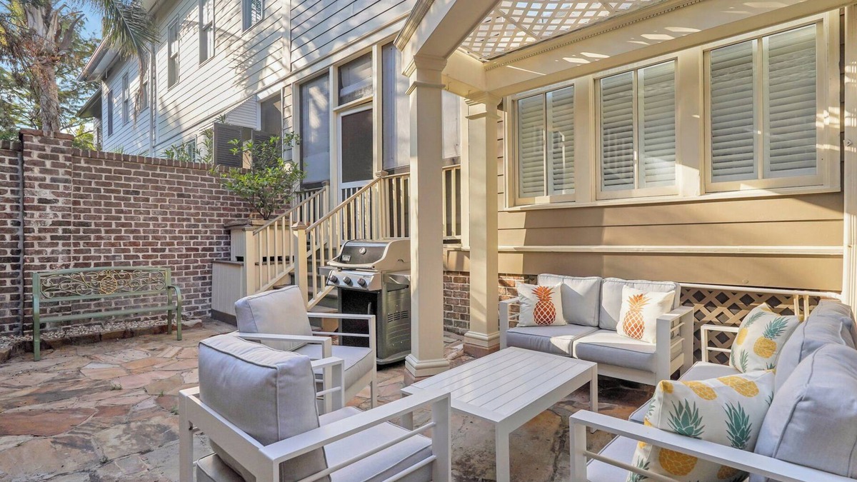 Eastside House | Large Stay Near Historic Crawford Square, Walk to Restaurants, Shopping & More! Heated Pool Access