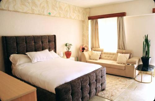 Parklands Apartment | Large Studio In Heart of Westlands