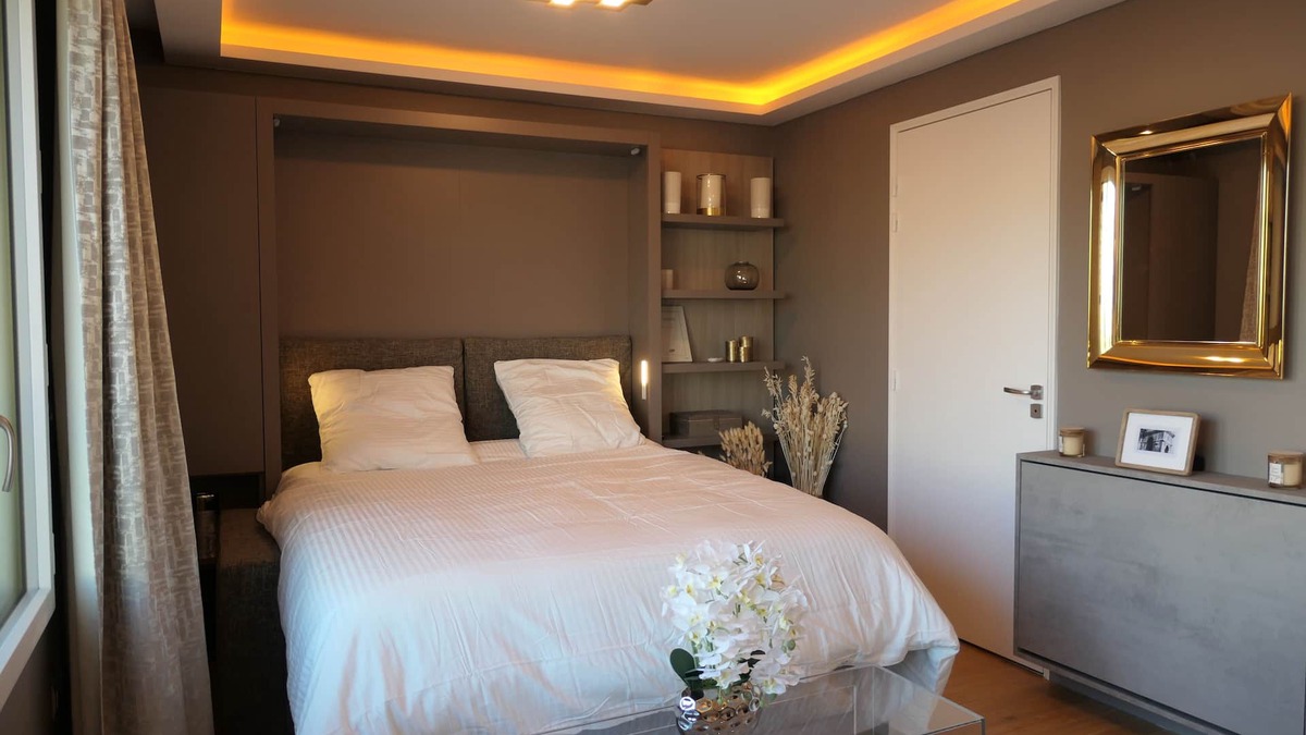 12th Arrondissement Apartment | Large Studio near Bois de Vincennes and at the foot of Metro DAUMESNIL + Parking